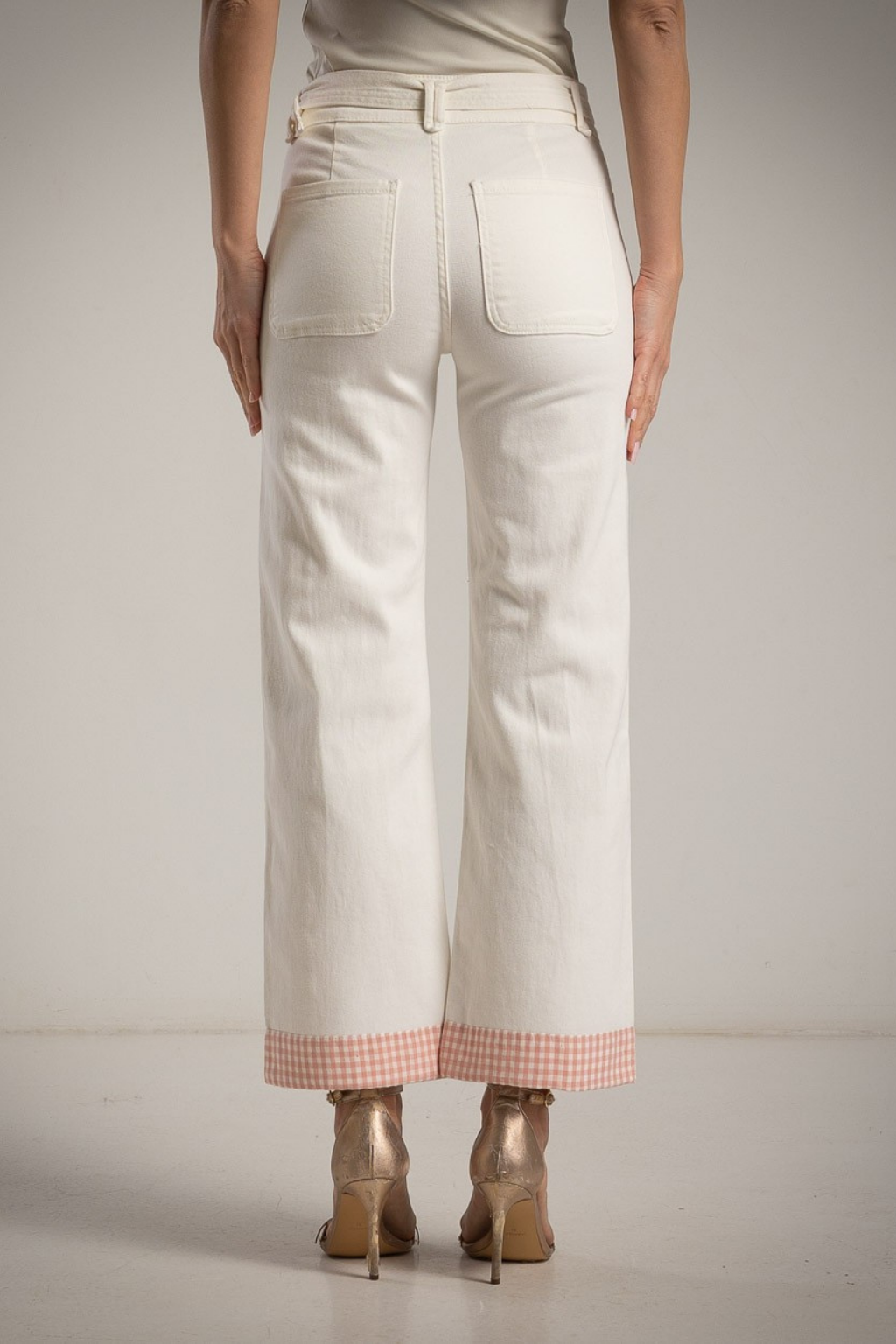 CALÇAS DE GANGA COM PORMENOR DE BAINHA EM QUADRADOS - ALBANO'S