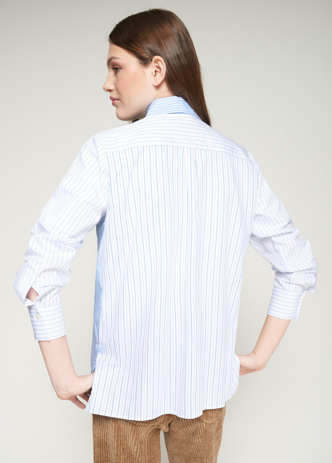 CAMISA AZUL COM BORDADO DE CACHORRO - VILAGALLO