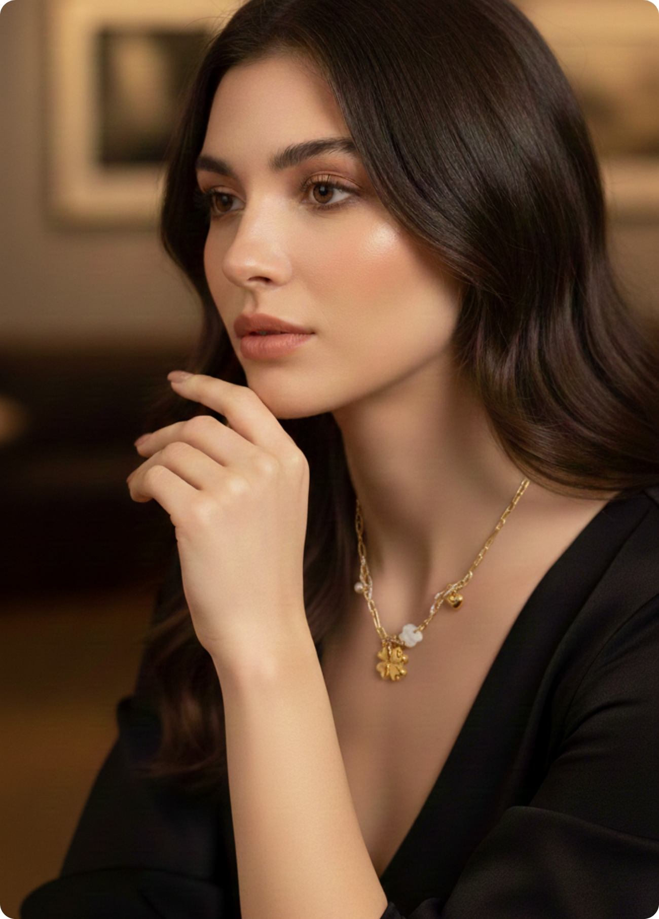 COLAR TREVO COM PÉROLAS - BASTTA