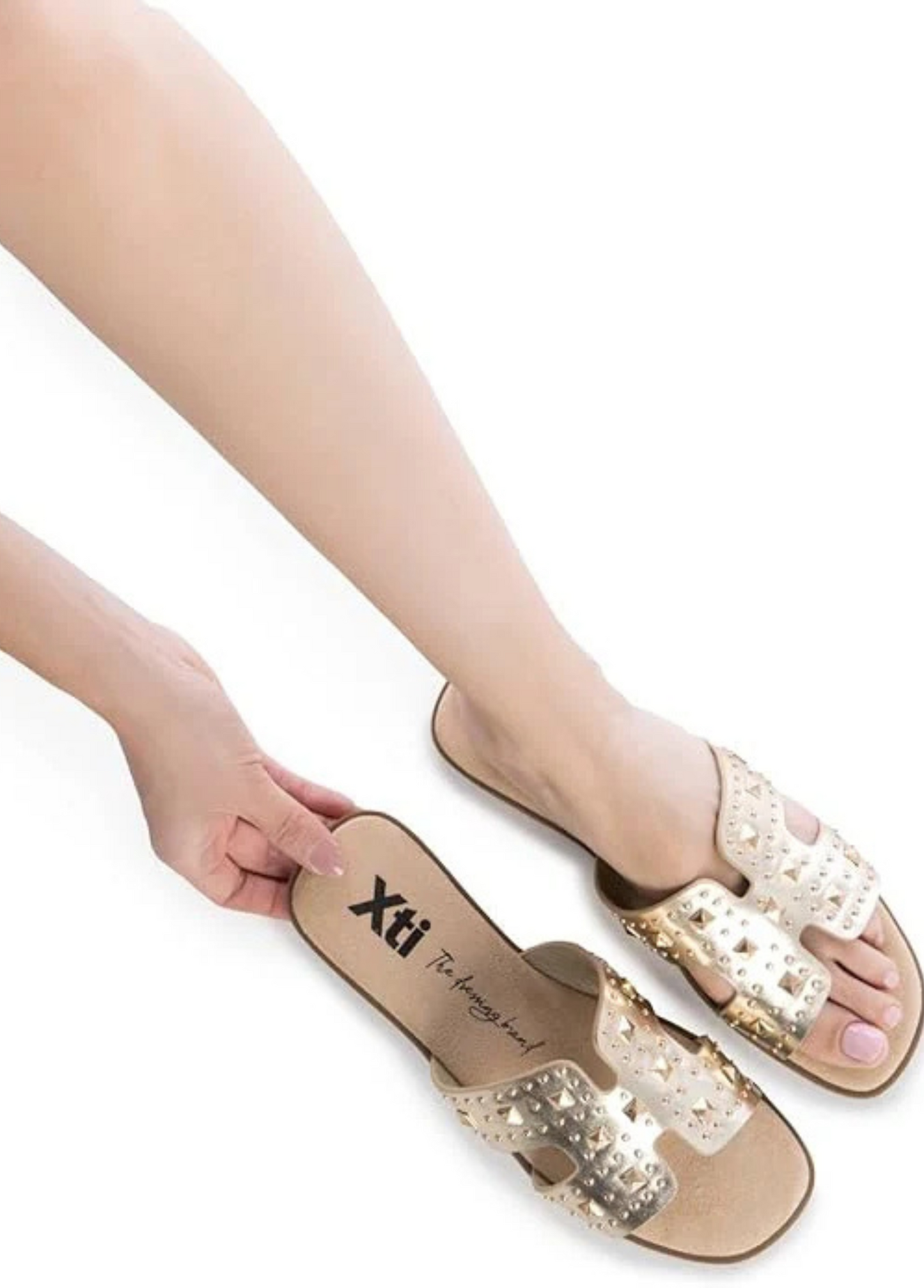 CHINELAS COM PORMENOR DE TACHAS - XTI SHOES