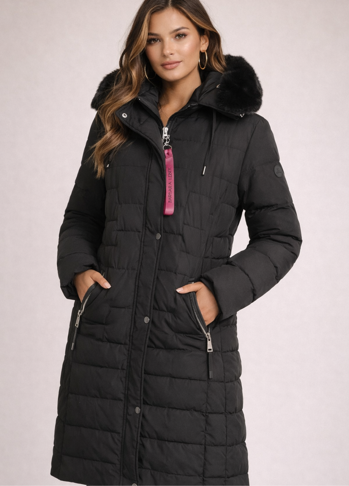PARKA ACOLCHOADA COMPRIDA PRETA COM CAPUZ - BARBARA LEBEK