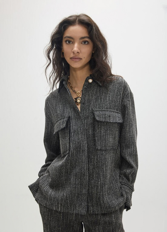 SOBRECAMISA EM TECIDO TEXTURADO CINZA ESCURO - LOLA CASADEMUNT