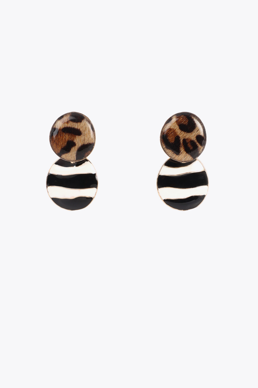 BRINCOS LAQUEADOS COM LISTRAS E ESTAMPA ANIMAL - LOLA CASADEMUNT