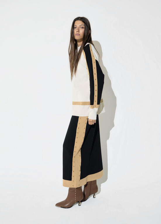 JERSEY DE MALHA TRICOLOR CONTRASTANTE COM TACHAS LC - LOLA CASADEMUNT