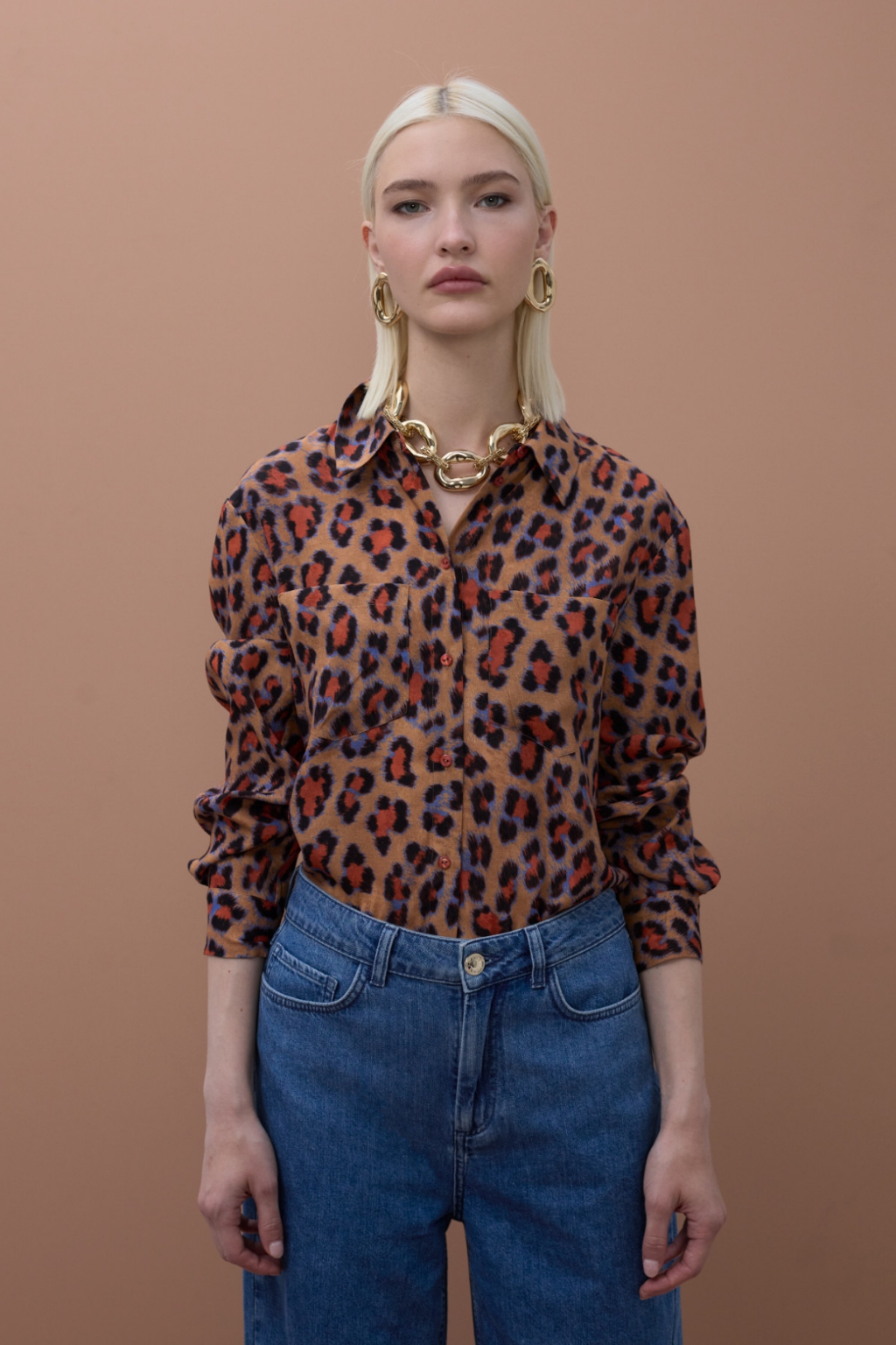 CAMISA FLUIDA COM ESTAMPADO ANIMAL PRINT COLORIDO - LOLA CASADEMUNT