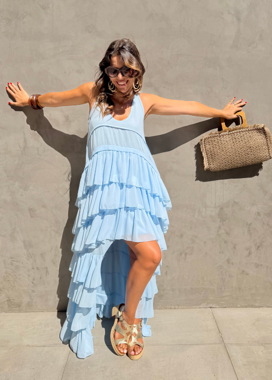 VESTIDO DE FOLHOS AZUL CELESTE COM ABERTURA FRONTAL - ALIBY