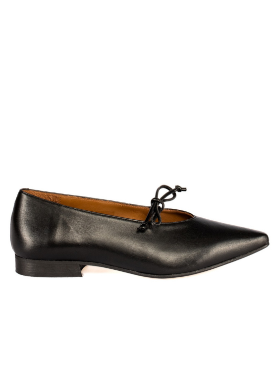 SAPATOS COM LAÇO MINIMALISTAS - TAPADAS
