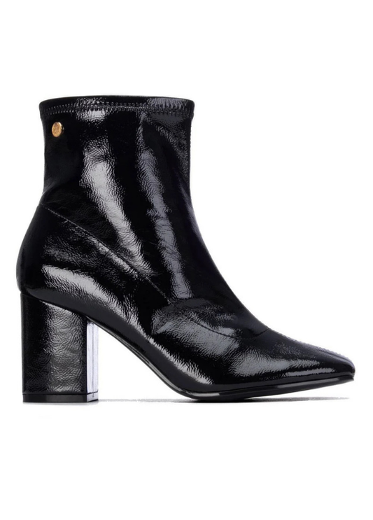BOTIM EM COURO ENVERNIZADO COM SALTO - XTI SHOES