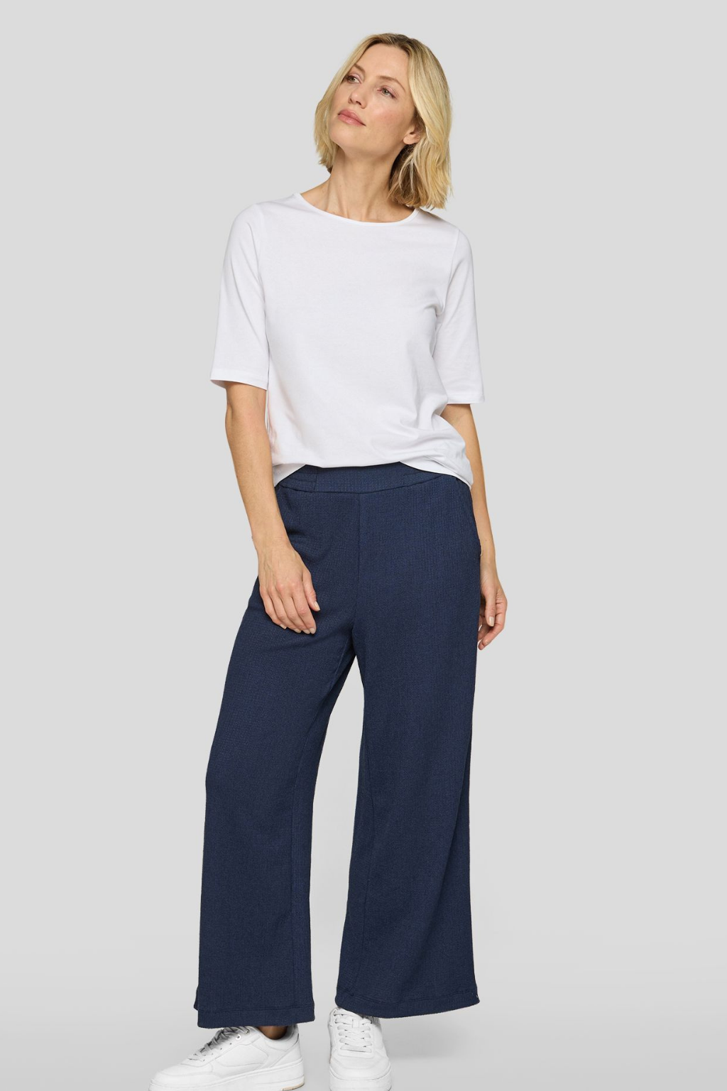 CALÇA AZUL MARINHO TIPO CREPE COM ELÁSTICO NA CINTURA - RABE