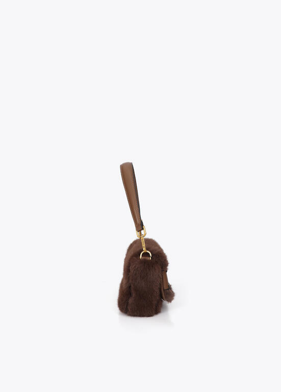 BANDOLERA PRETA COM PÊLO E TAG MAITE - LOLA CASADEMUNT
