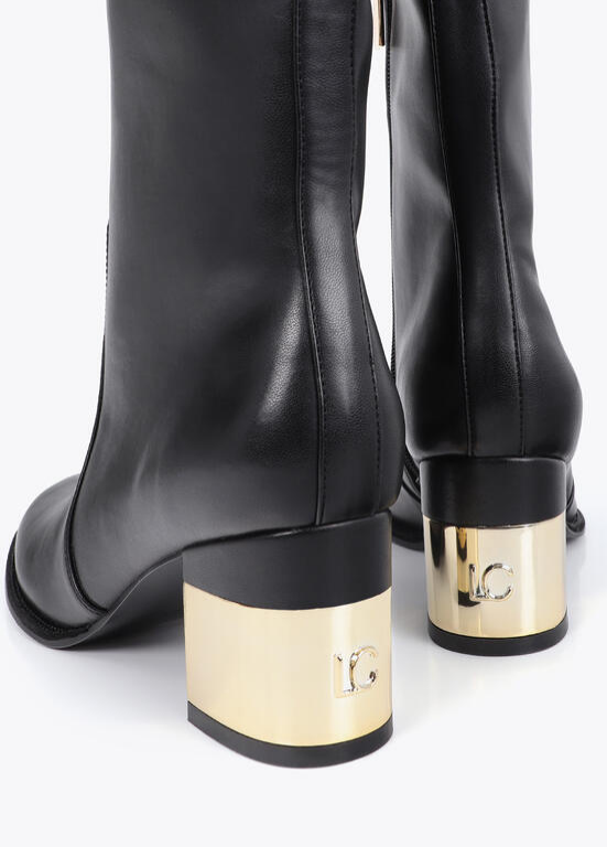 BOTA ALTA DE SALTO BAIXO EM ECOPELE PRETA E SALTO DOURADO COM STRASS LC - LOLA CASADEMUNT