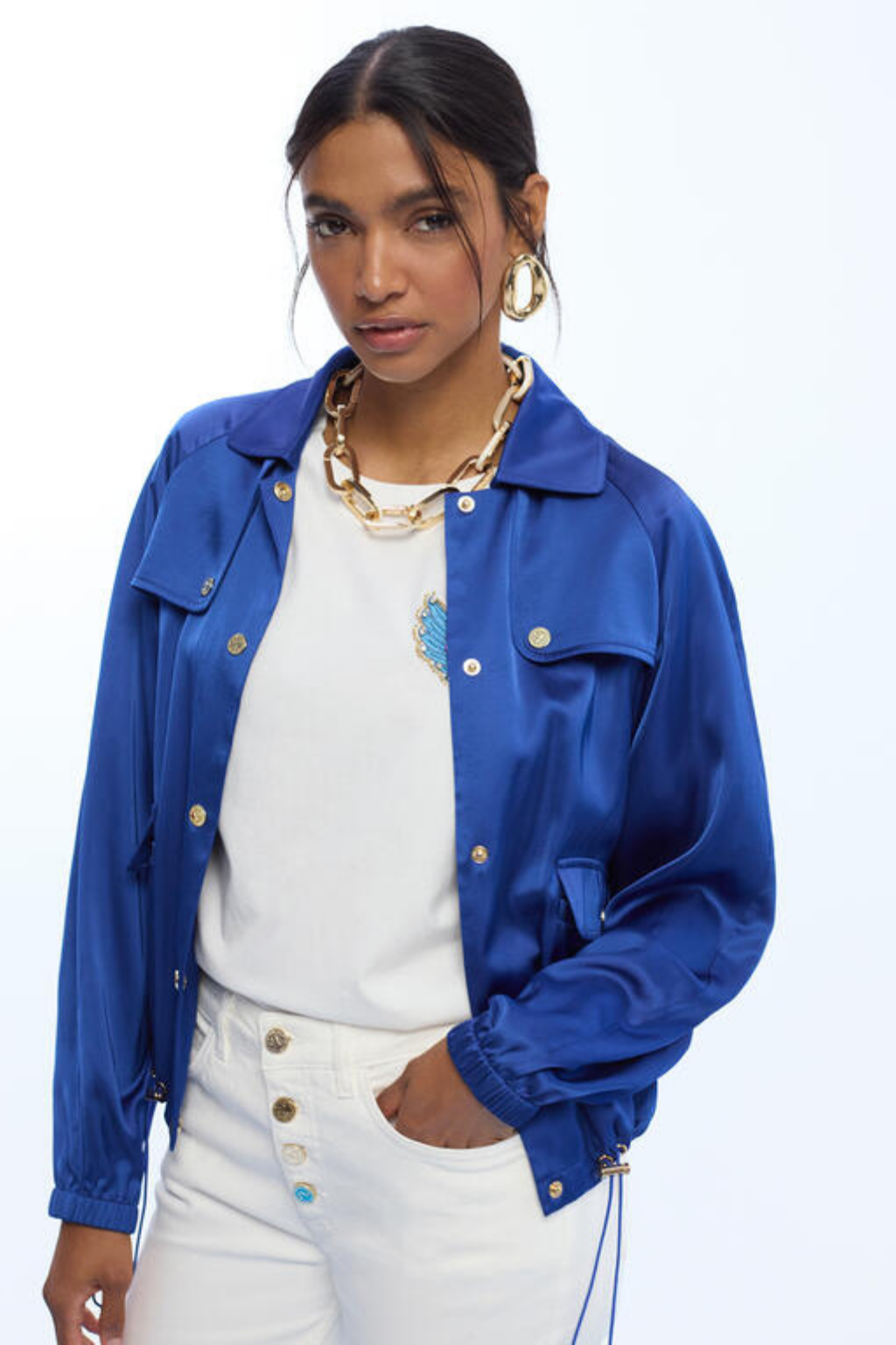 BOMBER AZUL COM BOLSOS E AJUSTE NO CÓS COM CORDÃO - LOLA CASADEMUNT