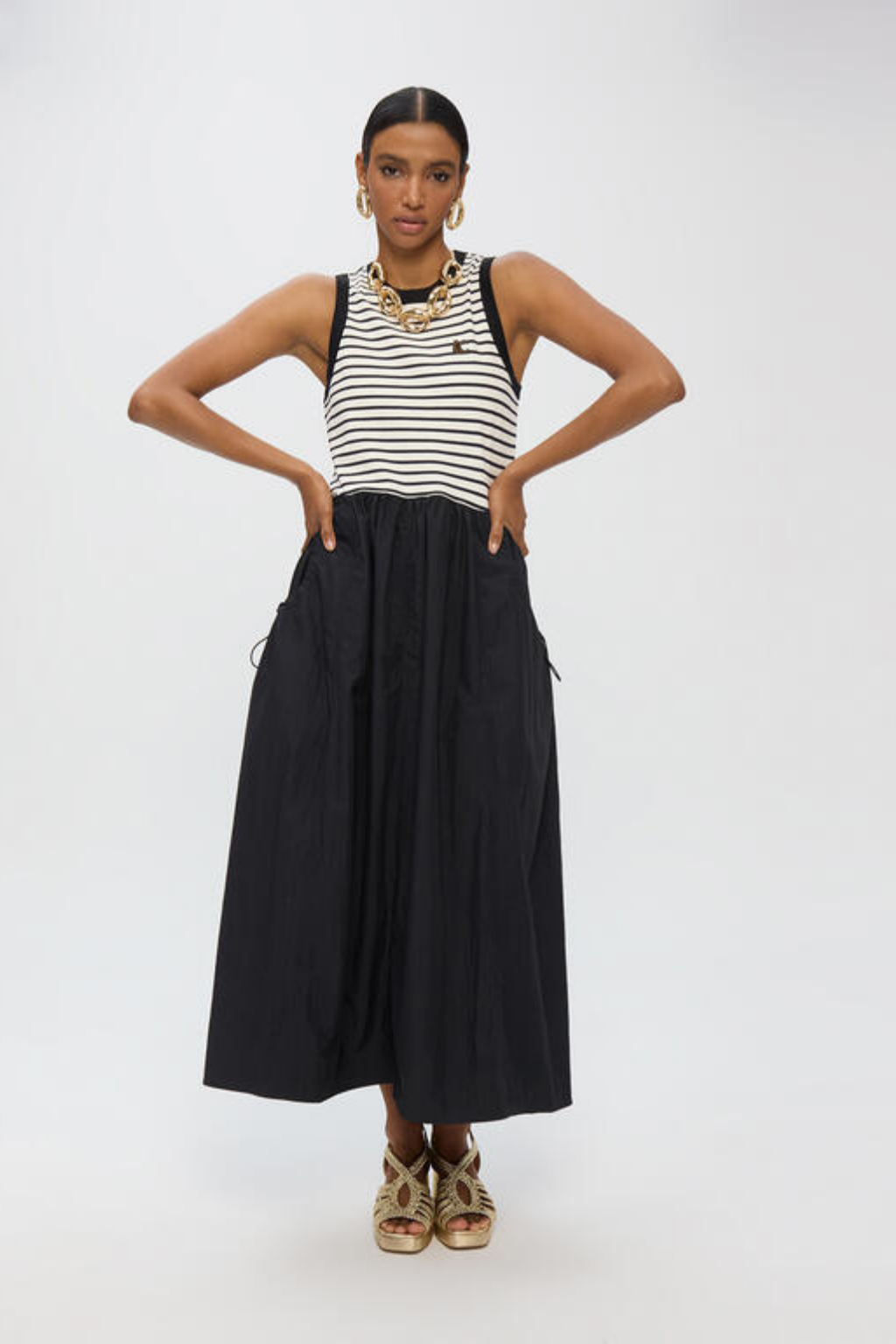 VESTIDO DE MANGA CAVA BRANCO E PRETO - LOLA CASADEMUNT