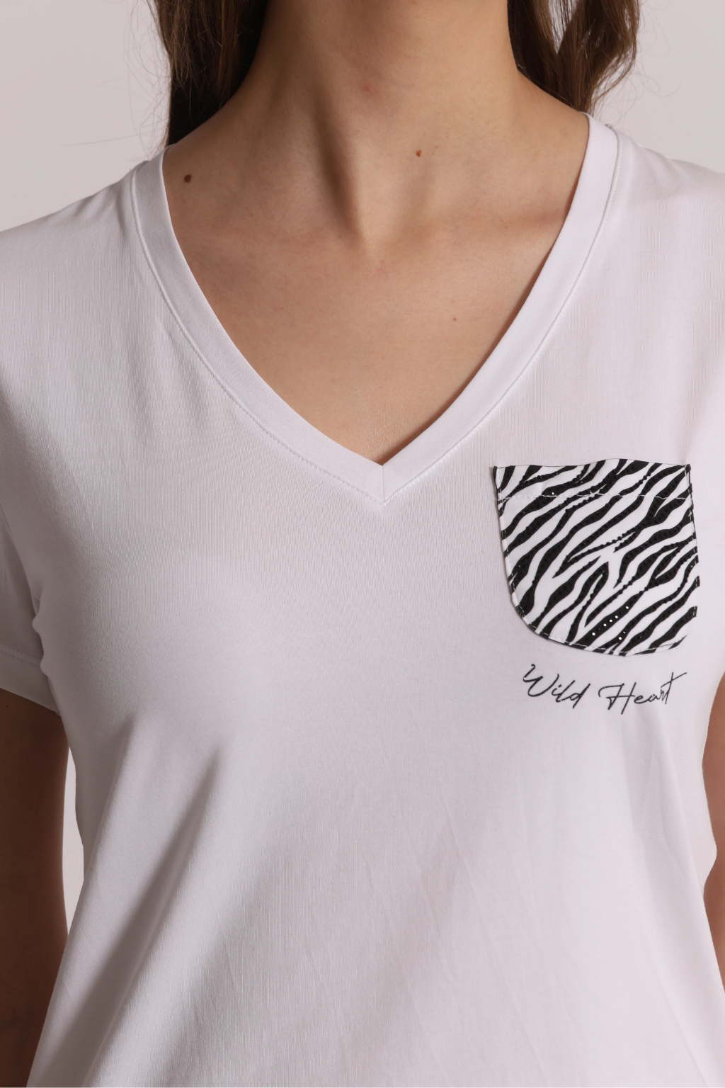 T-SHIRT COM BOLSO DE ZEBRA - MIMI MUA
