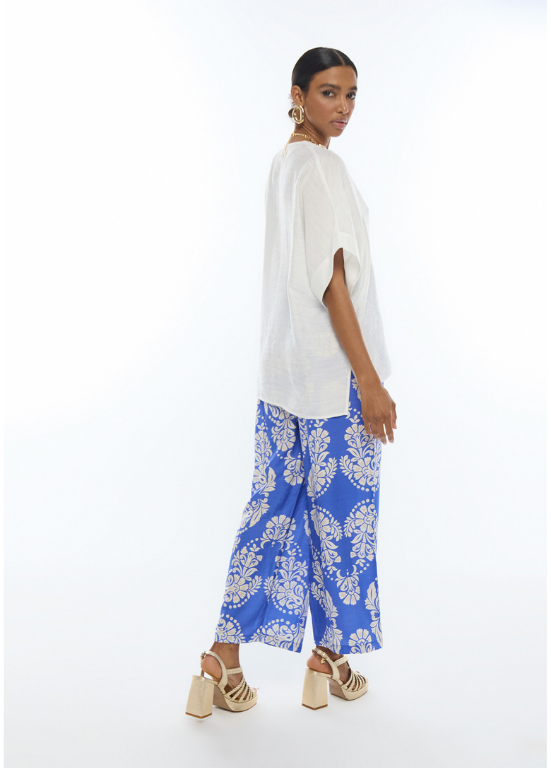 CALÇA TIPO CULOTE FLUIDO COM ESTAMPADO PAILSEY AZUL - LOLA CASADEMUNT