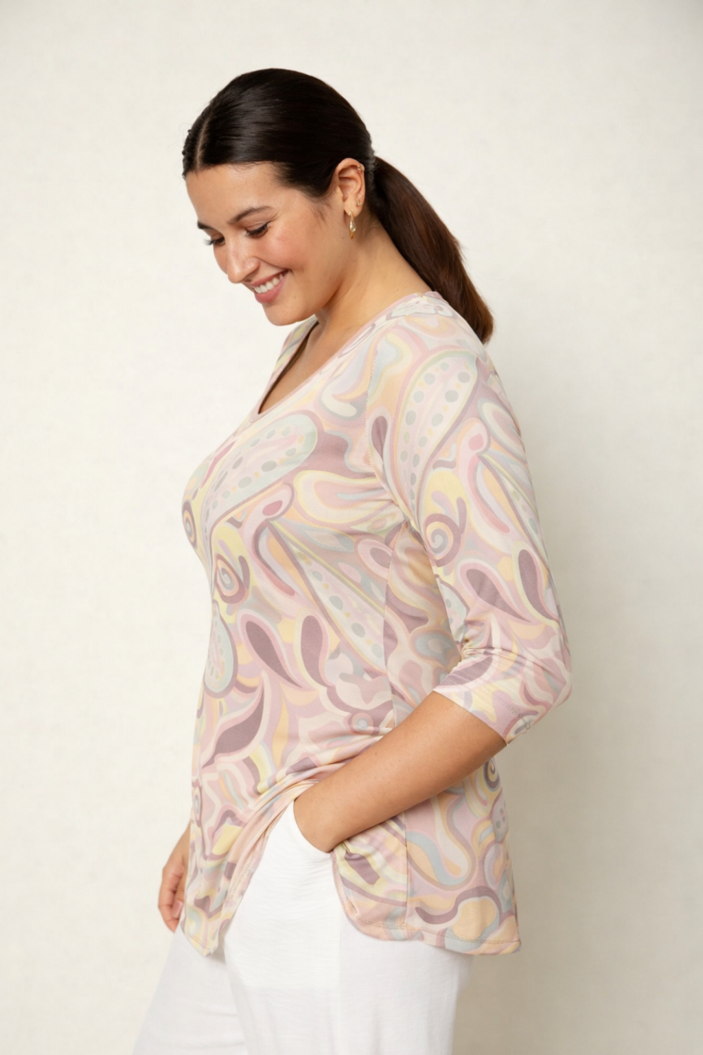 BLUSA TIPO TÚNICA EM CORTE EVASÉ DE CORNUCÓPIAS - AN VITO