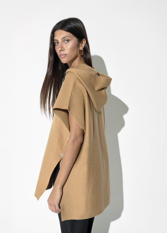 CAPA DE MALHA CAMEL LC - LOLA CASADEMUNT