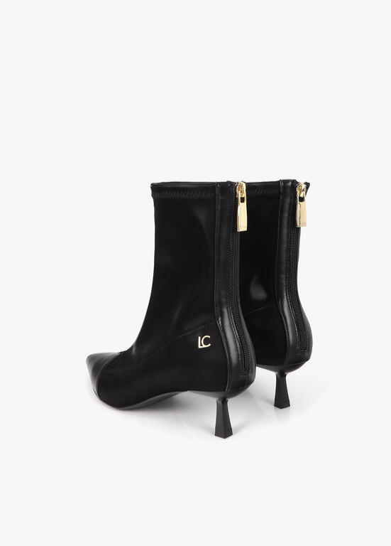 BOTAS PRETAS COM SALTO FINO- LOLA CASADEMUNT