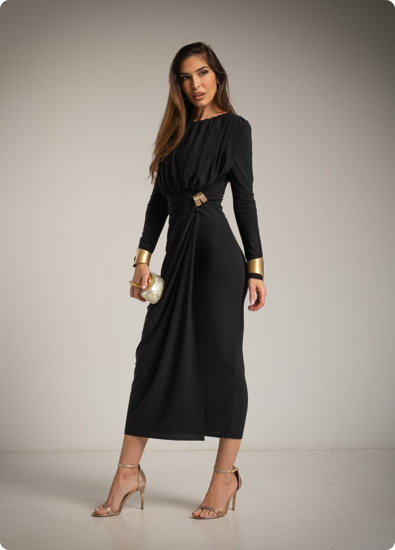 VESTIDO ELEGANTE COM APLICAÇÃO DOURADA - ALBANOS