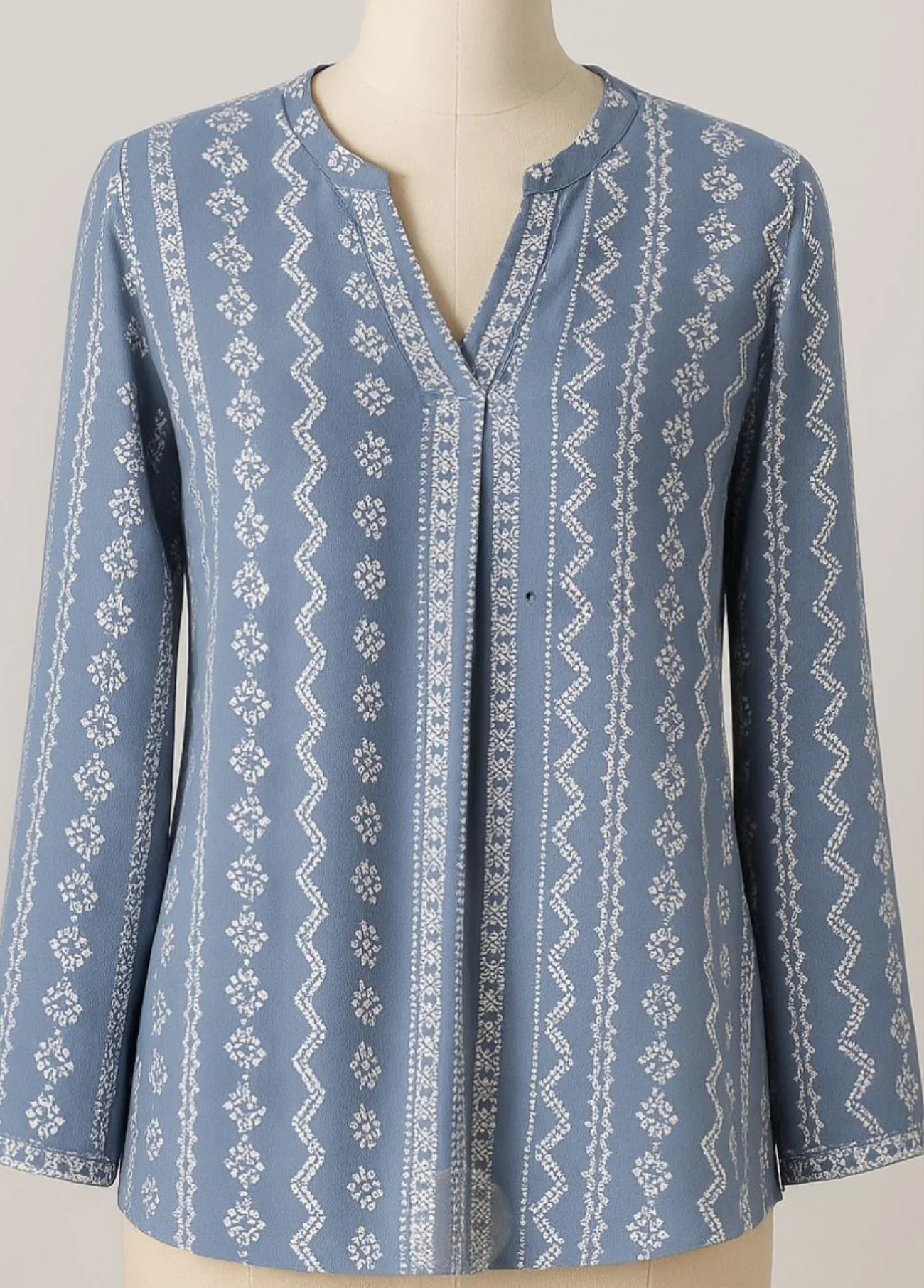 BLUSA DECOTE EM V COM ESTAMPADO - ALIBY