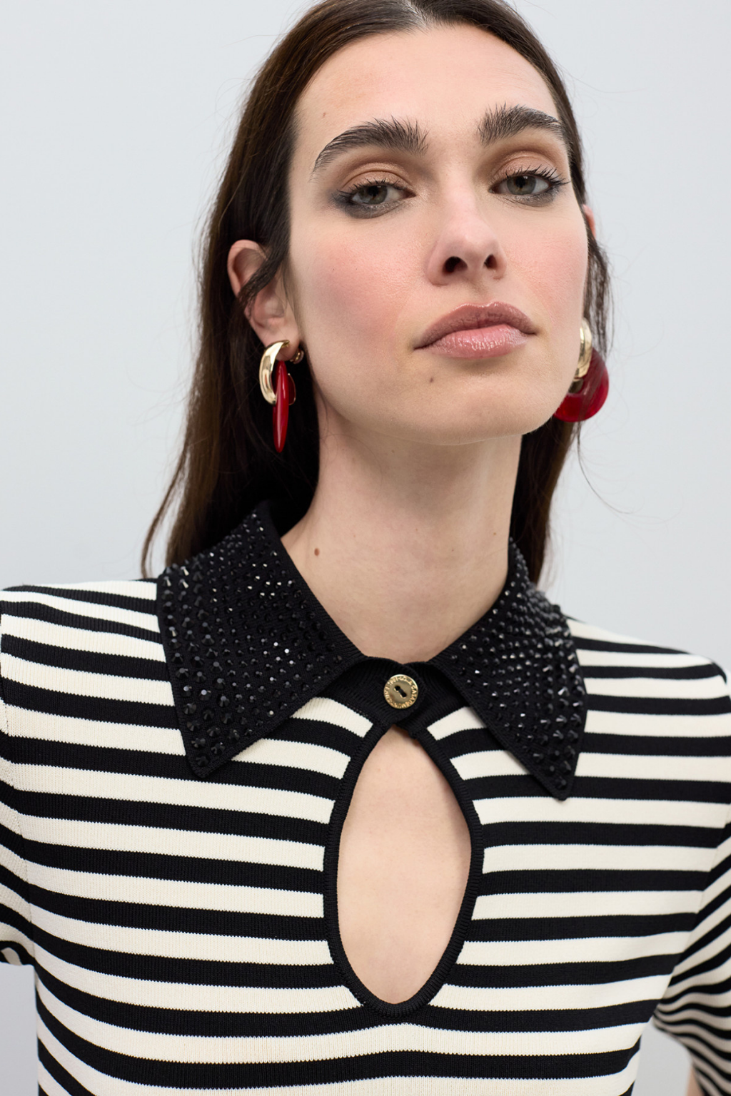 T-SHIRT DE GOLA POLO LISTRADA - LOLA CASADEMUNT