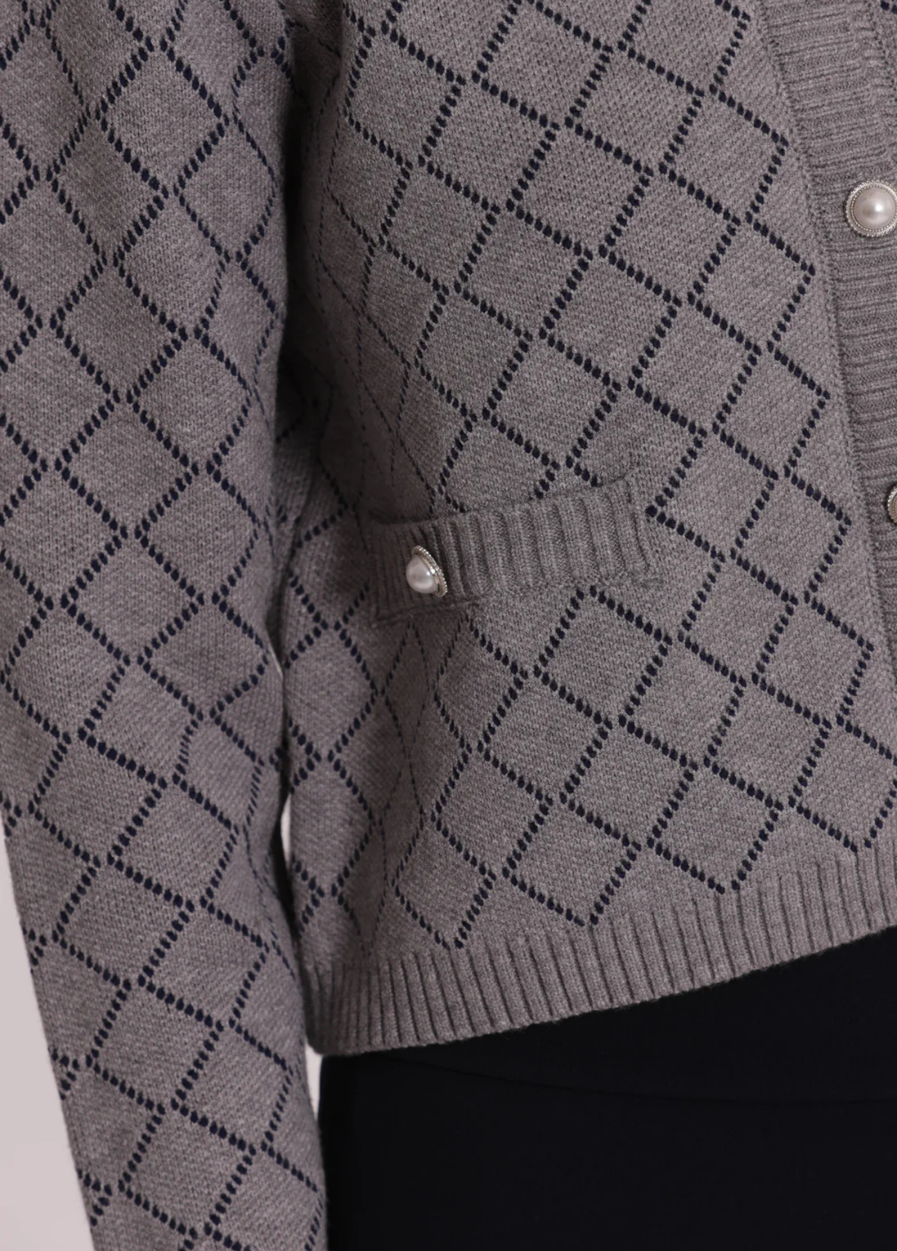 CARDIGAN COM ESTAMPA DE DIAMANTES - MIMI MUA