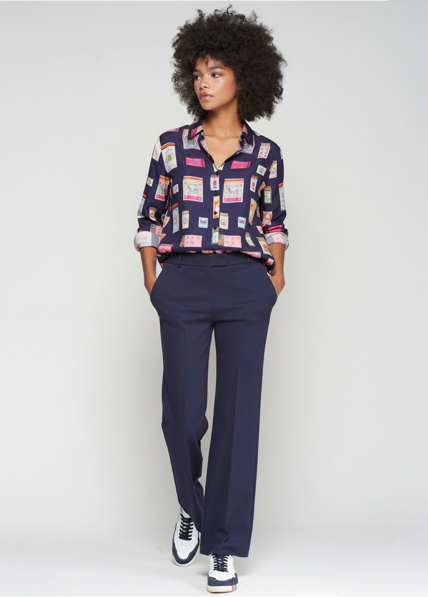 CAMISA DE MANGA COM ESTAMPA DE CAIXA DE FÓSFOROS - VILAGALLO