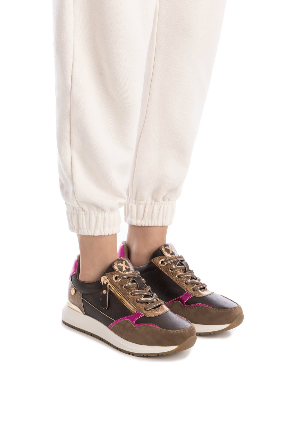 TÉNIS EM COURSO SINTÉTICO CASTANHOS COM DETALHES FUSCIA - XTI shoes