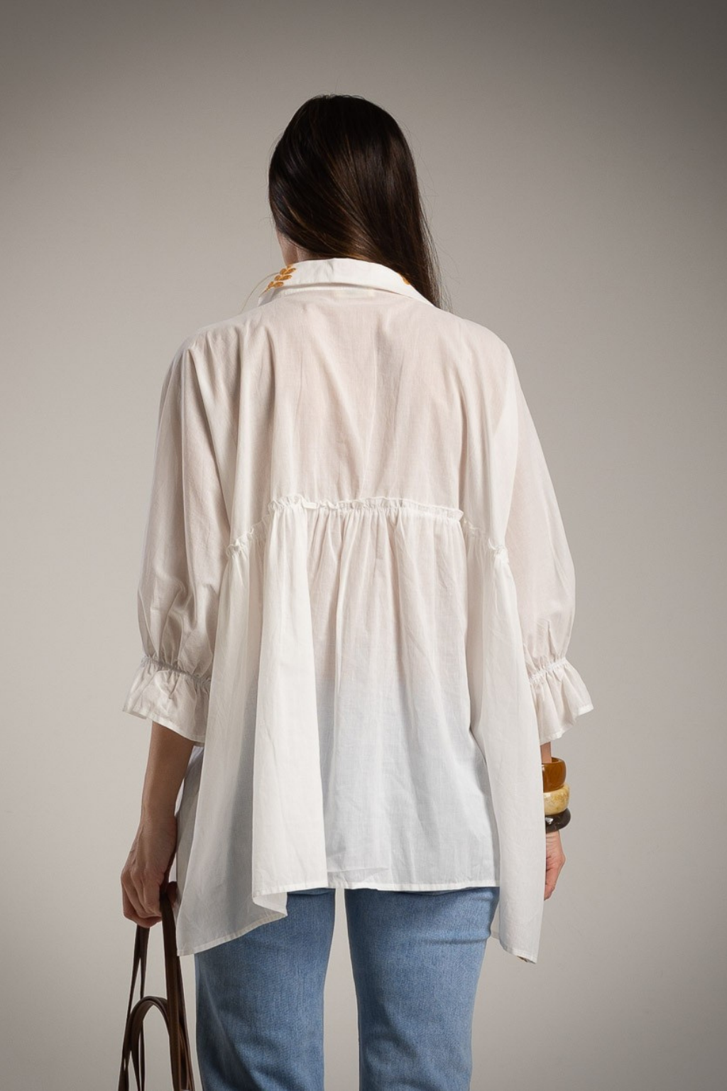 BLUSA COM BORDADOS - ALBANO'S