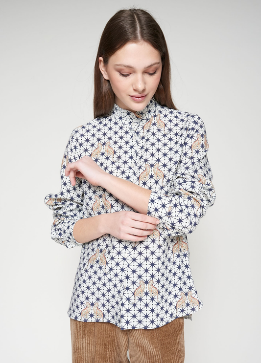 CAMISA BRANCA COM ESTAMPA DE LEOPARDO E ESTRELA - VILAGALLO