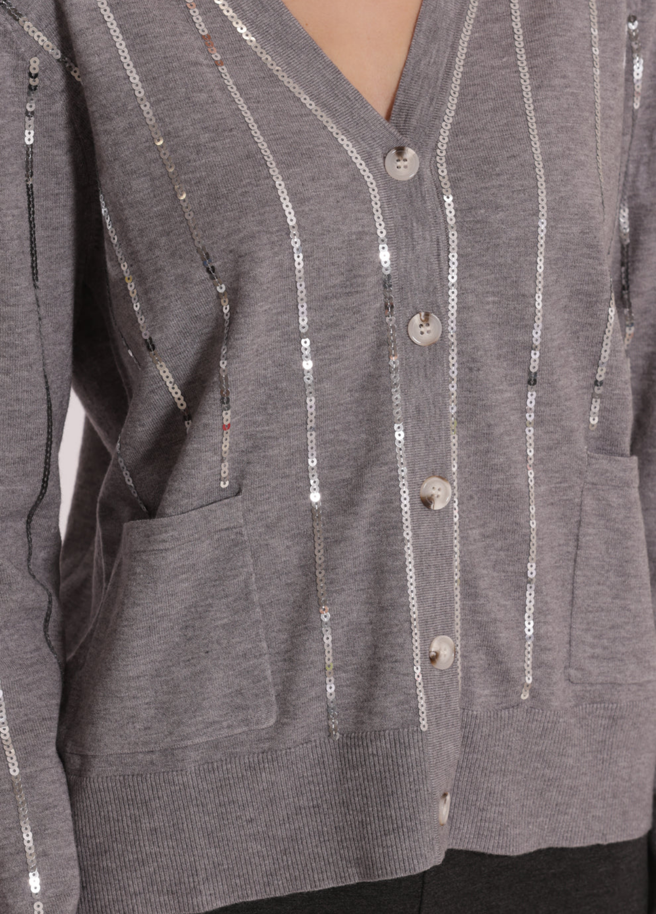 CARDIGAN COM PORMENORES EM LANTEJOULAS - MIMI MUA