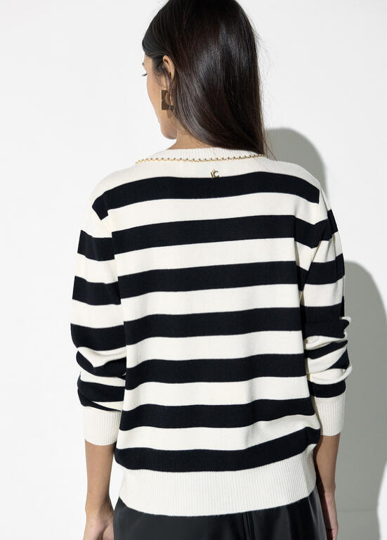 CARDIGAN DE RISCAS E PERSPONTOS DOURADOS TIPO CHANNEL LC - LOLA CASADEMUNT