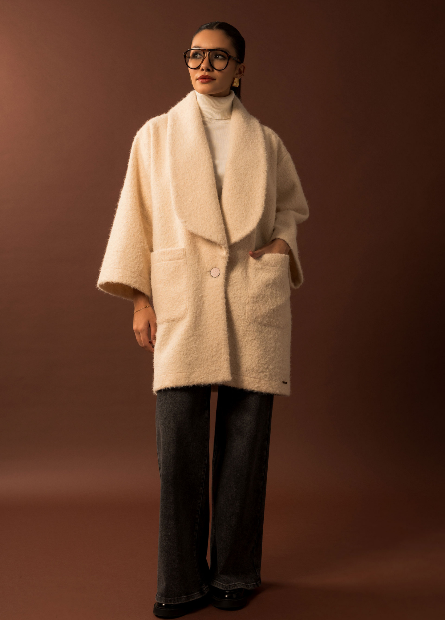 CASACO DE PELO CURTO COM GOLA AMPLA - FERRACHE