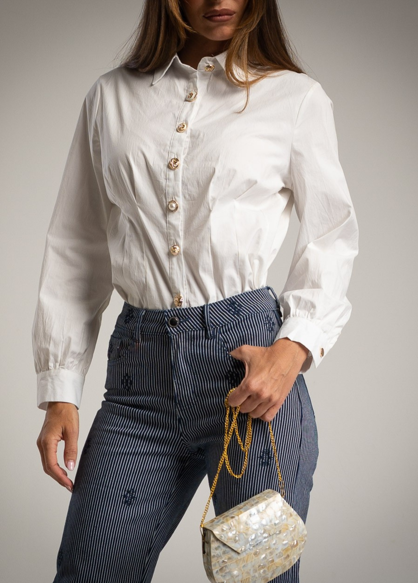 CAMISA BRANCA COM BOTÕES DE BRILHOS - ALBANOS