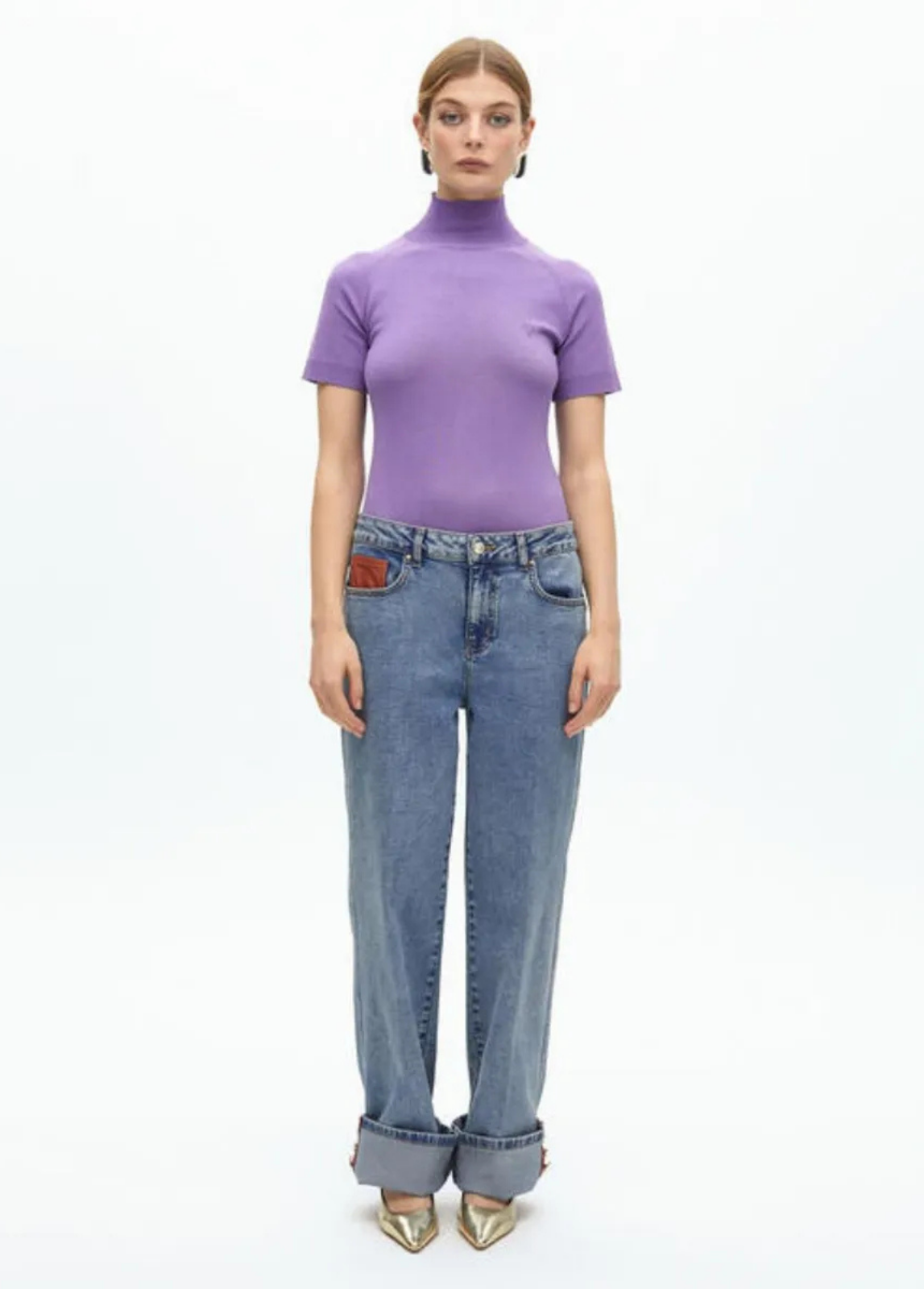 CALÇAS WIDE LEG COM BAINHA LARGA E DETALHES DE ECOPELE CAMEL - LOLA CASADEMUNT