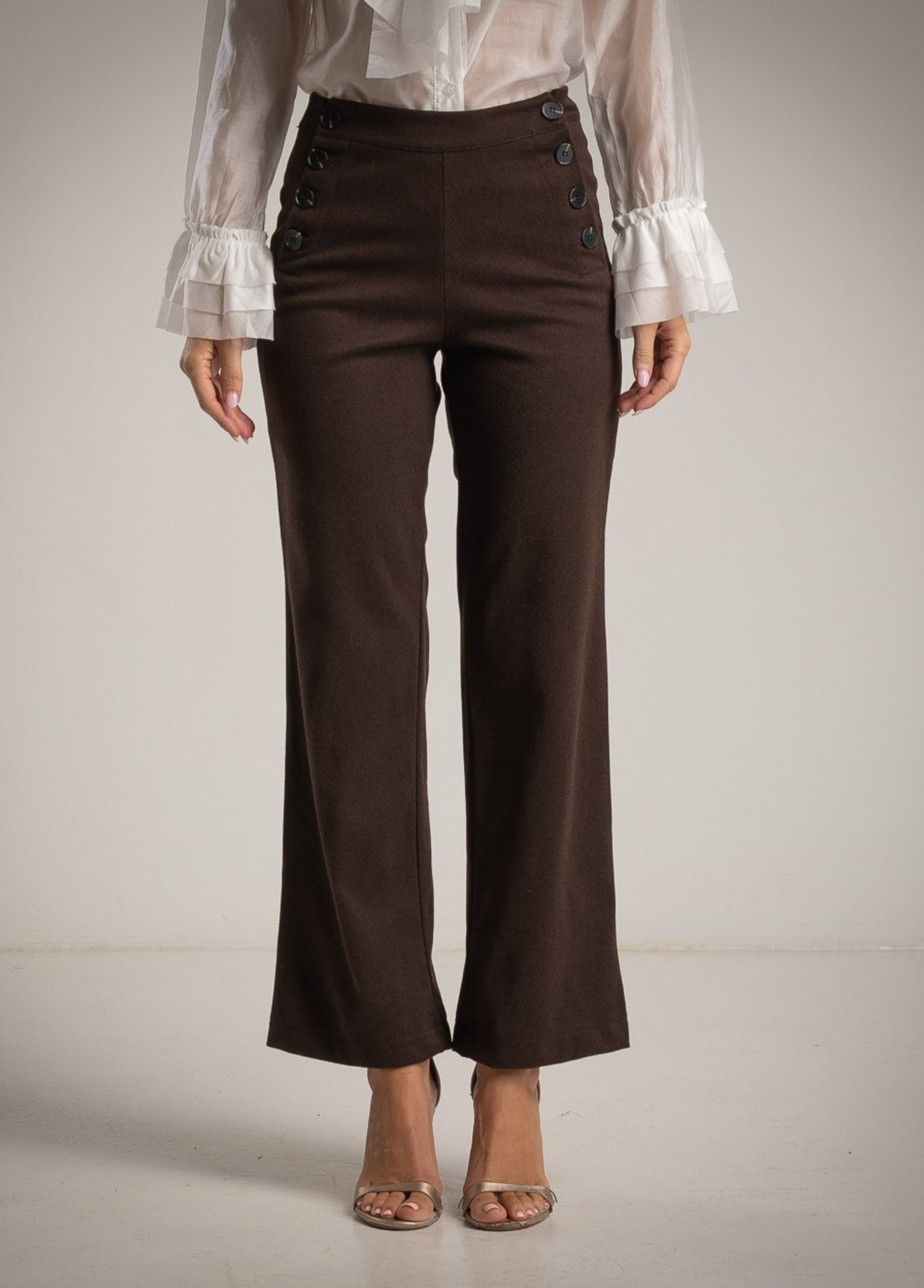 CALÇAS CASTANHAS COM BOTÕES - ALBANOS