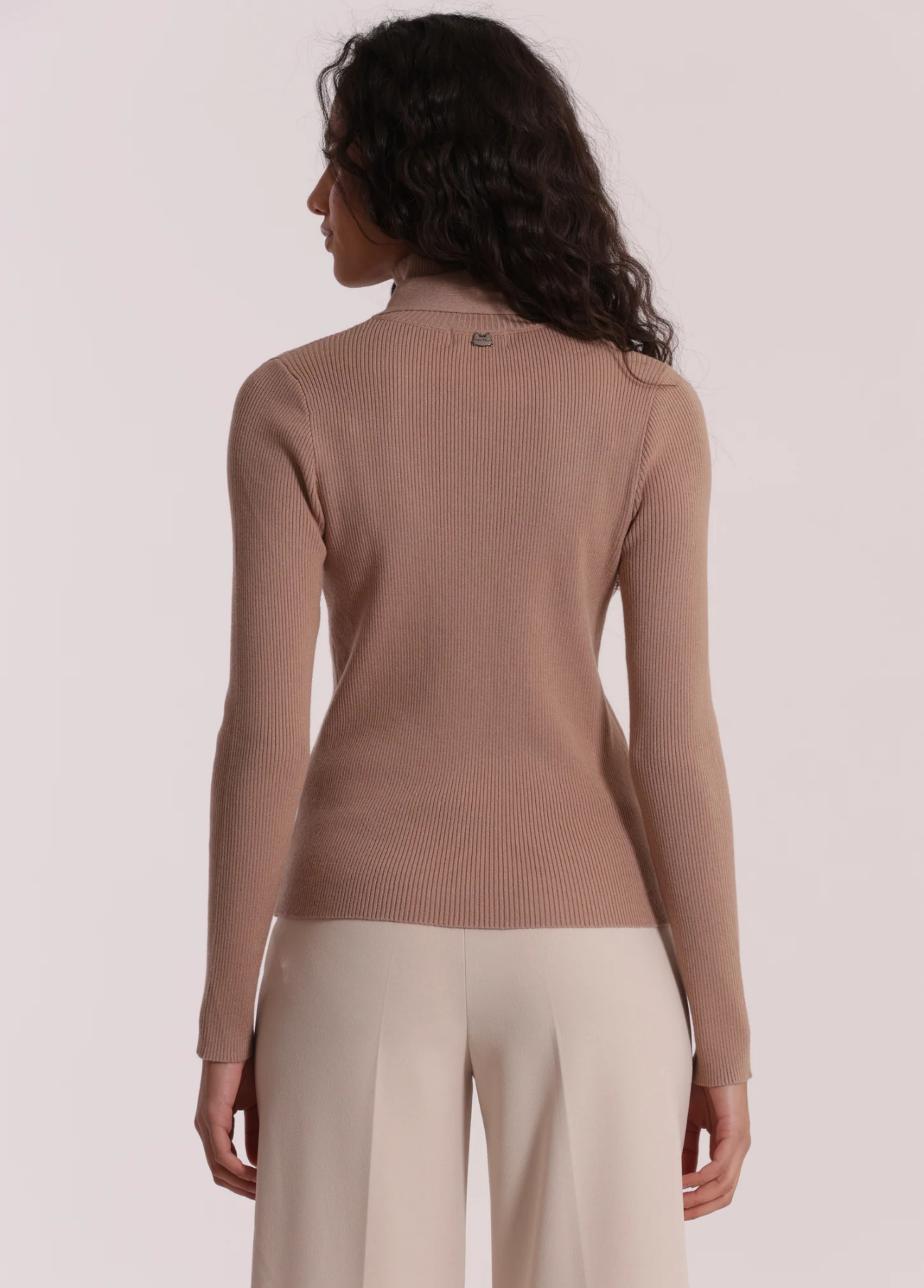 CAMISOLA DE MALHA COM DETALHE DE LAÇO - MIMI MUA
