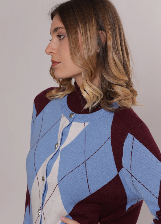 CARDIGAN DE LOSANGOS COM BOTÕES TIPO JÓIA - MIMI MUA