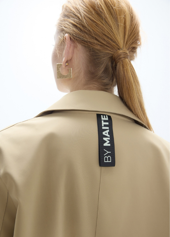 GABARDINE TRENCH COAT EM TECIDO TÉCNICO IMPERMEÁVEL - LOLA CASADEMUNT