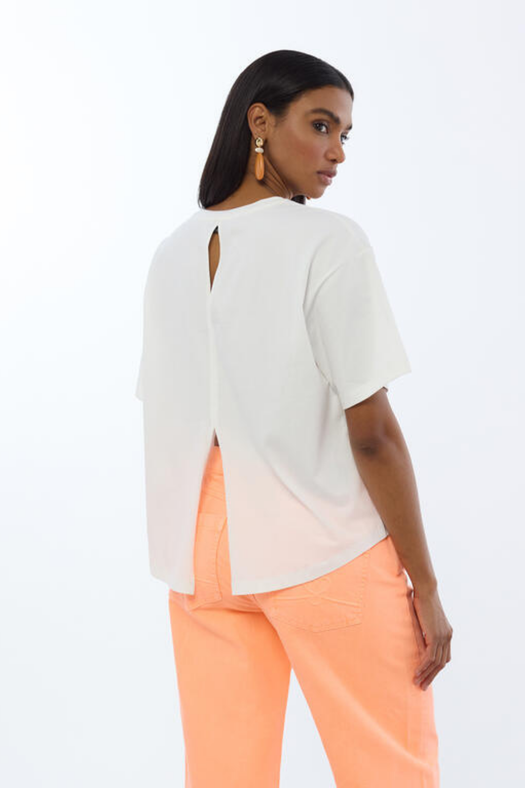 T-SHIRT BRANCA COM ESTAMPA TIGRE - LOLA CASADEMUNT