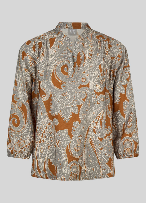BLUSA DE VISCOSE MACIA COM ESTAMPADO PAISLEY EM CAMEL - RABE