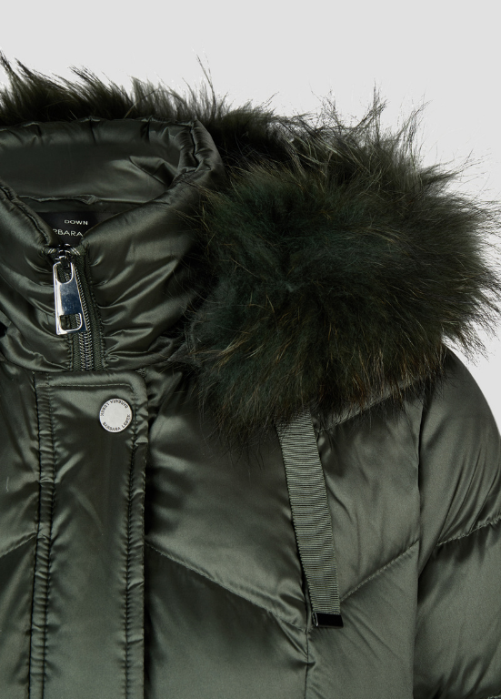 PARKA COMPRIDA VERDE OLIVA COM CAPUZ DE PÊLO NATURAL - BARBARA LEBEK