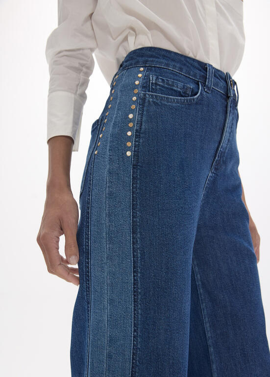 JEANS DIREITOS COM CONTRASTE BICOLOR E TACHAS LC - LOLA CASADEMUNT