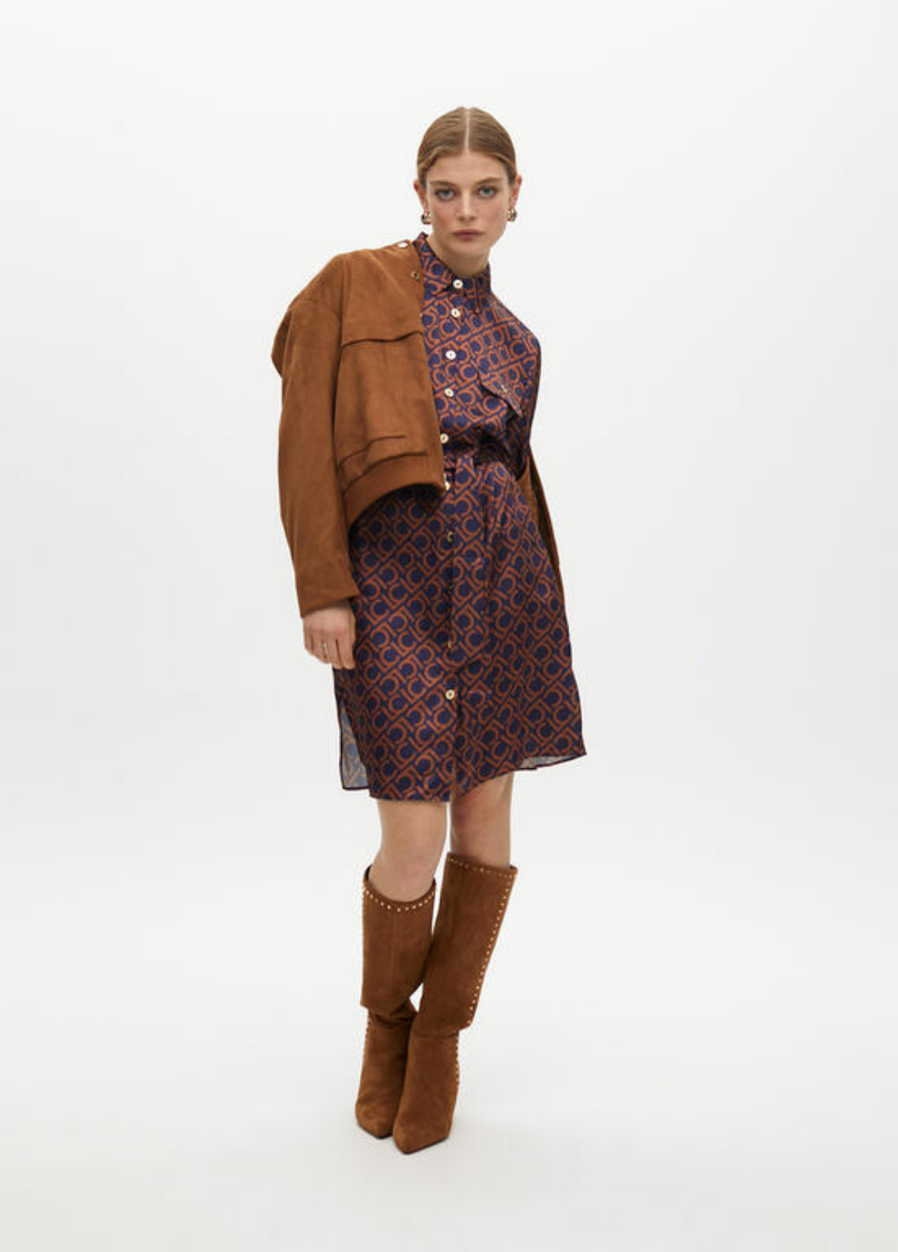 VESTIDO CURTO ACETINADO ESTAMPADO COM CINTO - LOLA CASADEMUNT