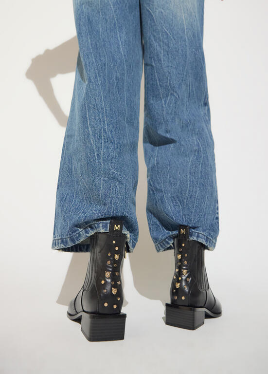 BOTINS PRETOS COM TACHAS DOURADAS MAITE - LOLA CASADEMUNT