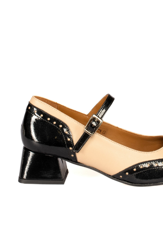 SAPATOS RETRO COM FIVELA - TAPADAS