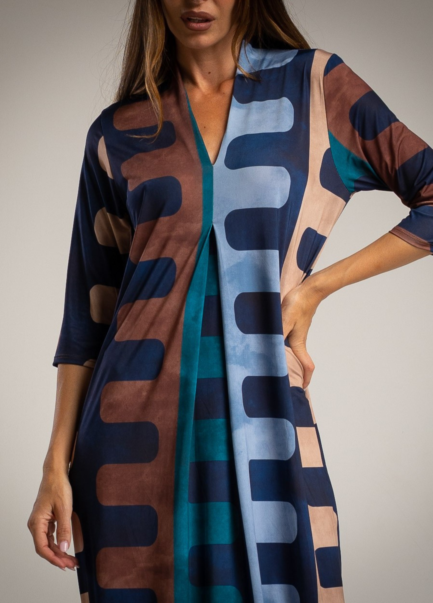 VESTIDO DE MALHA COM PADRÃO GEOMÉTRICO - ALBANOS