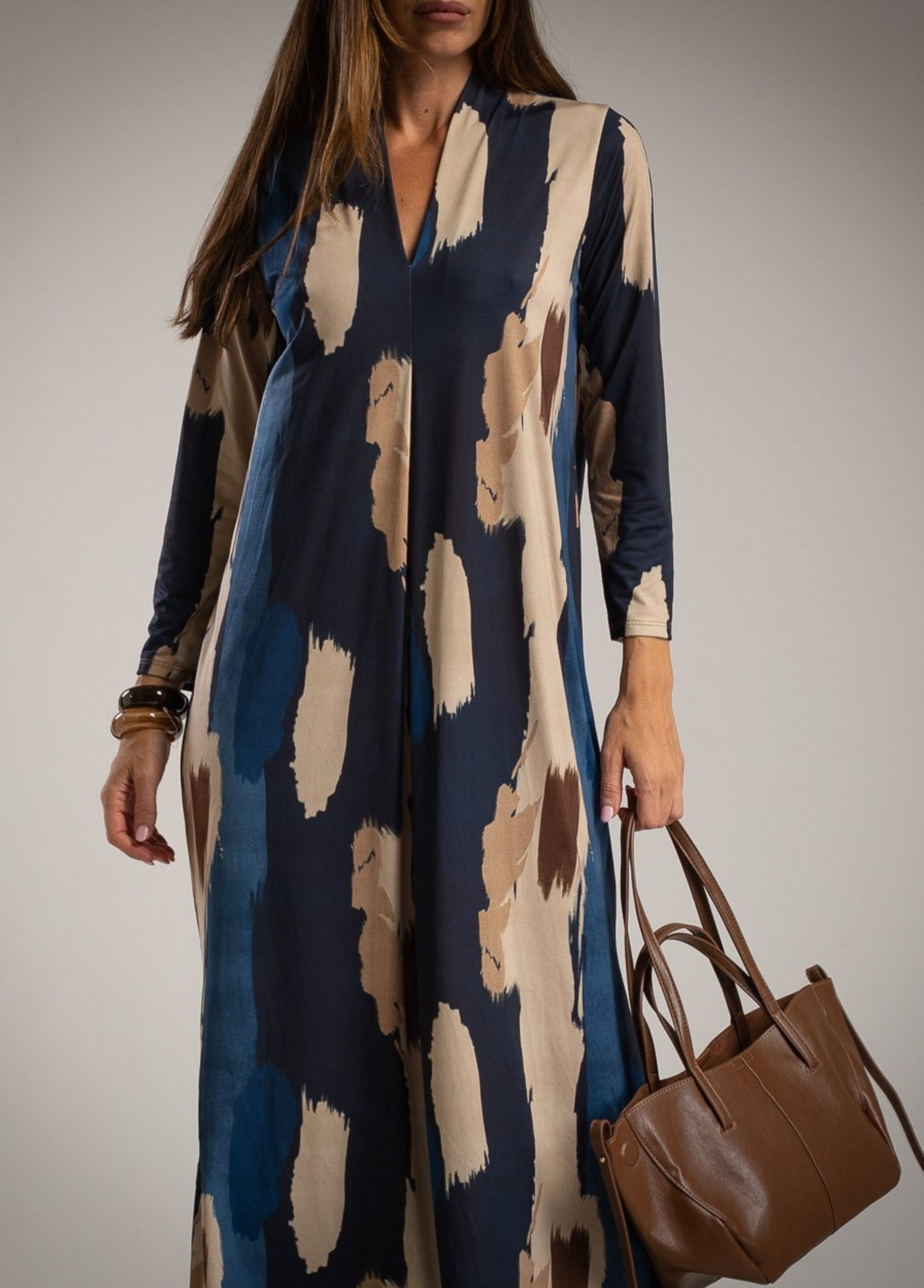 VESTIDO DE MALHA COM ESTAMPADO AZUL E CAMEL - ALBANOS