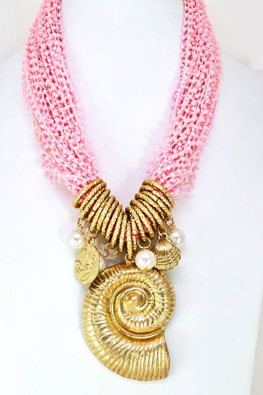COLAR EM TONS ROSA COM PENDENTE MAXI CONCHA - ALIBY