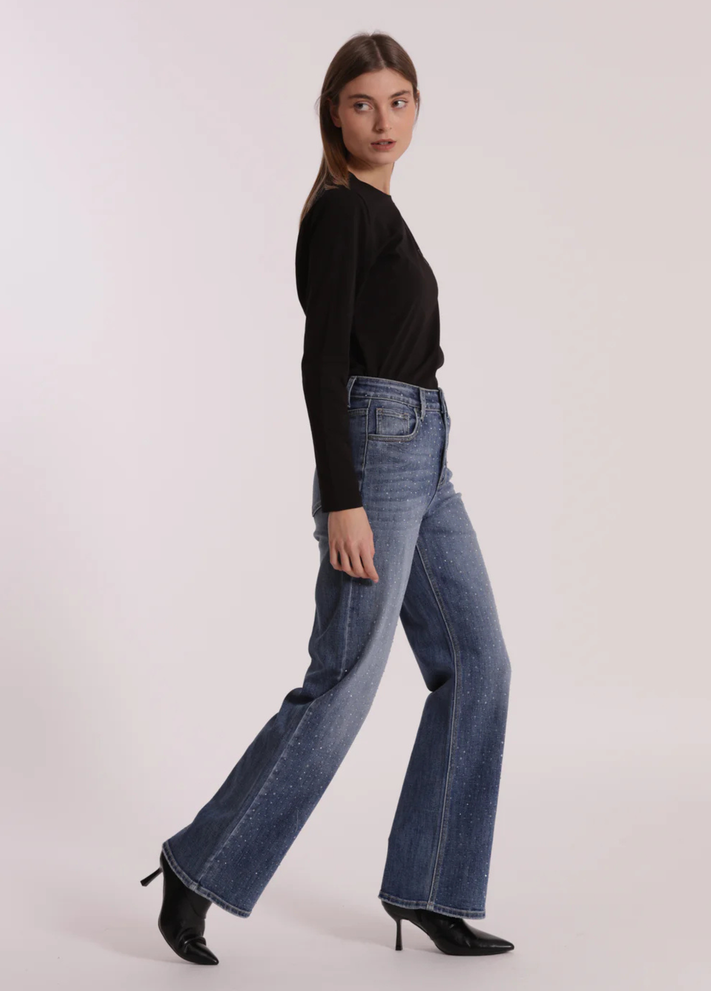 CALÇAS DE GANGA LARGAS COM STRASS À FRENTE - MIMI MUA